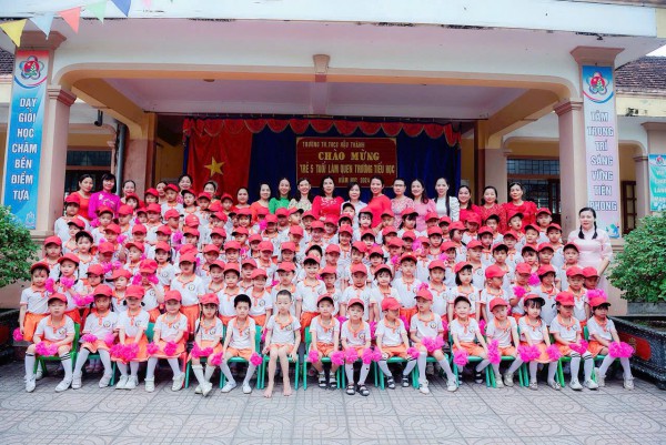 Hoạt động cho trẻ trải nghiệm tham quan trường tiểu học